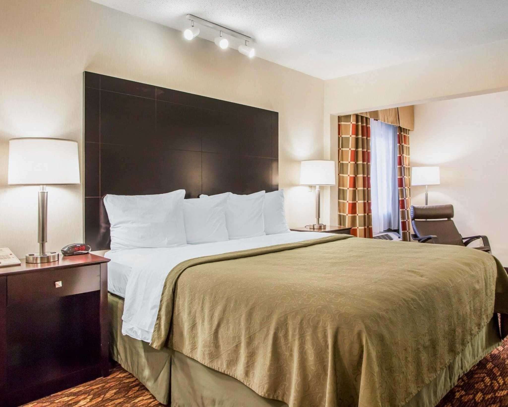 in-room safe, individually decorated, individually furnished, desk