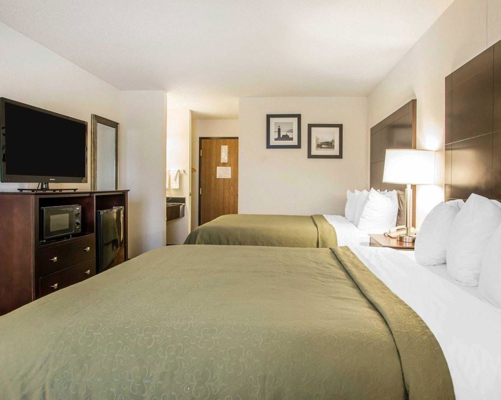 In-room safe, individually decorated, individually furnished, desk