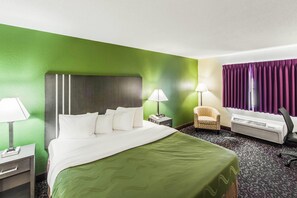 Habitación estándar, 1 cama King size, para no fumadores | Escritorio, tabla de planchar con plancha, wifi gratis y ropa de cama 