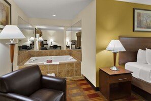 Combined shower/tub, free toiletries, hair dryer, towels - Best Western Lakewood Inn (Hebron)