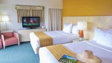 Standaard kamer, 2 tweepersoonsbedden, uitzicht op bergen | Luxe beddengoed, een minibar, een kluis op de kamer