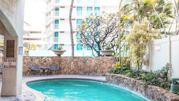 Kolam renang indoor/outdoor