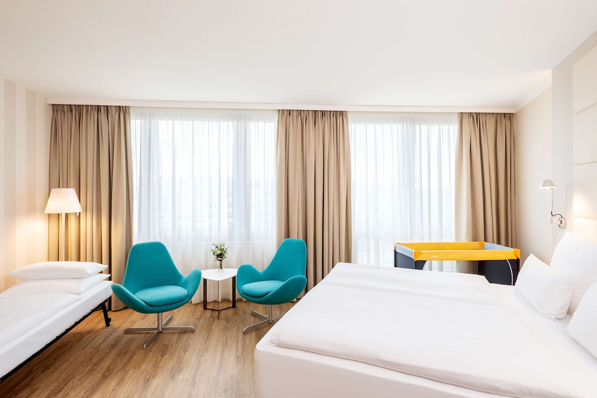 Premium bedding, in-room safe, desk, soundproofing
