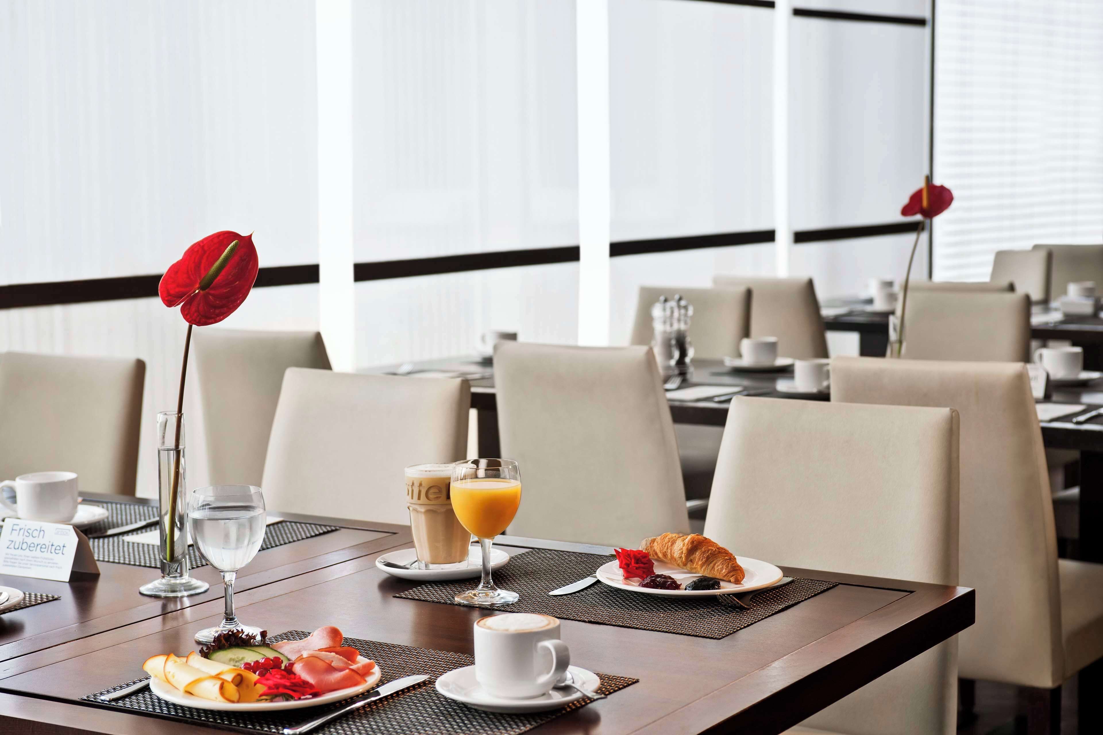 Frokostbuffé hver dag (mot et tillegg)