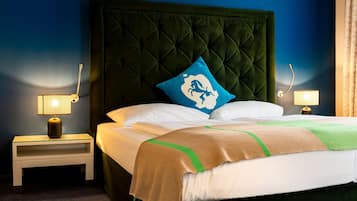 1 Schlafzimmer, hochwertige Bettwaren, Zimmersafe, individuell dekoriert