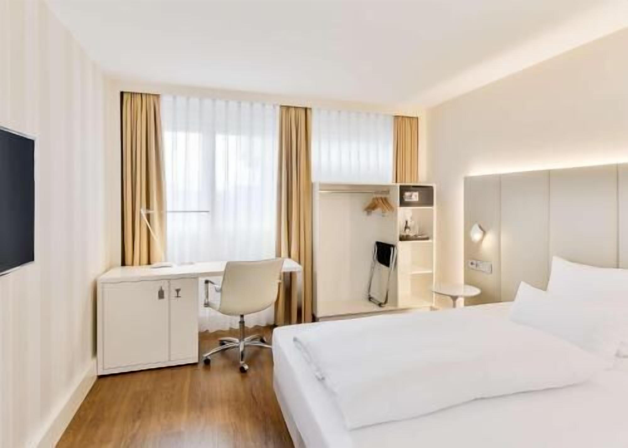 Literie hypoallergénique, minibar, coffres-forts dans les chambres