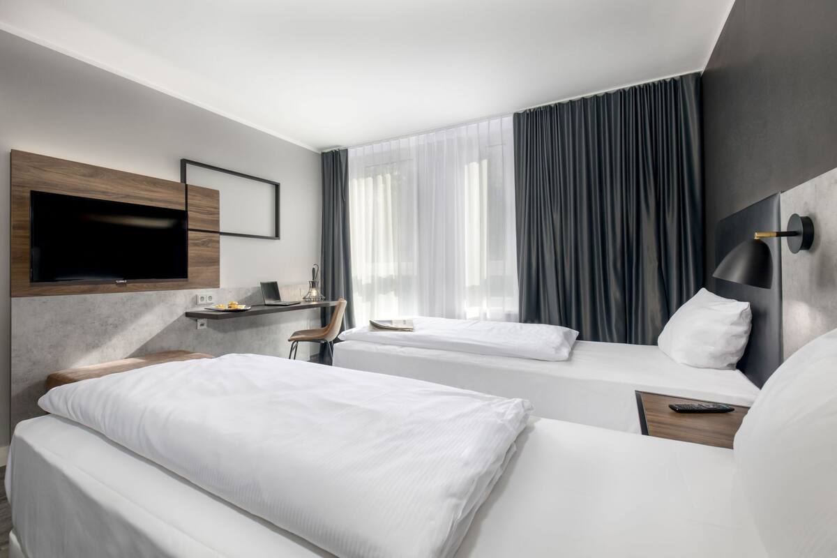 twin room (feelgood) | 1 bedroom, hypo-allergenic bedding, in-room safe, desk