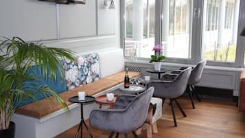 Bar (in der Unterkunft)