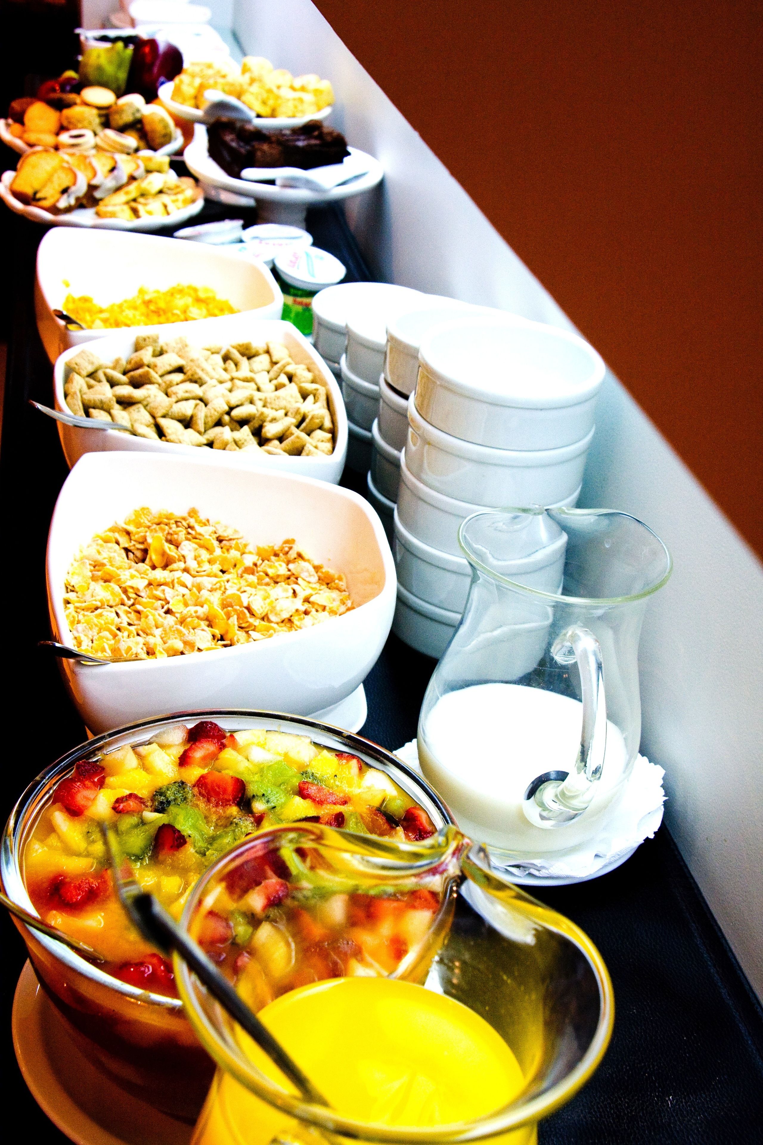 daily buffet breakfast (usd 15 per person)