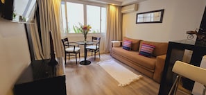 Executive Suite | Premium bedding, down duvets, minibar, in-room safe - Ulises Recoleta Suites (Buenos Aires)