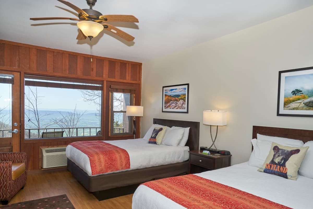 Iron/ironing board, bed sheets