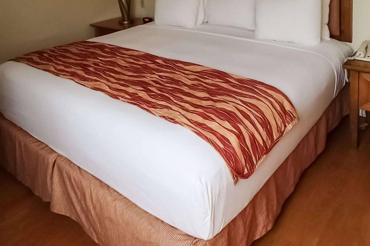 In-room safe, blackout drapes, free WiFi, bed sheets