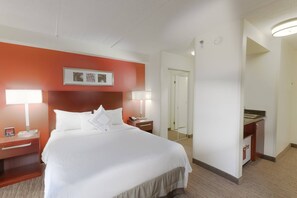 Habitación, 1 cama de matrimonio | Escritorio y espacio para trabajar con un portátil
