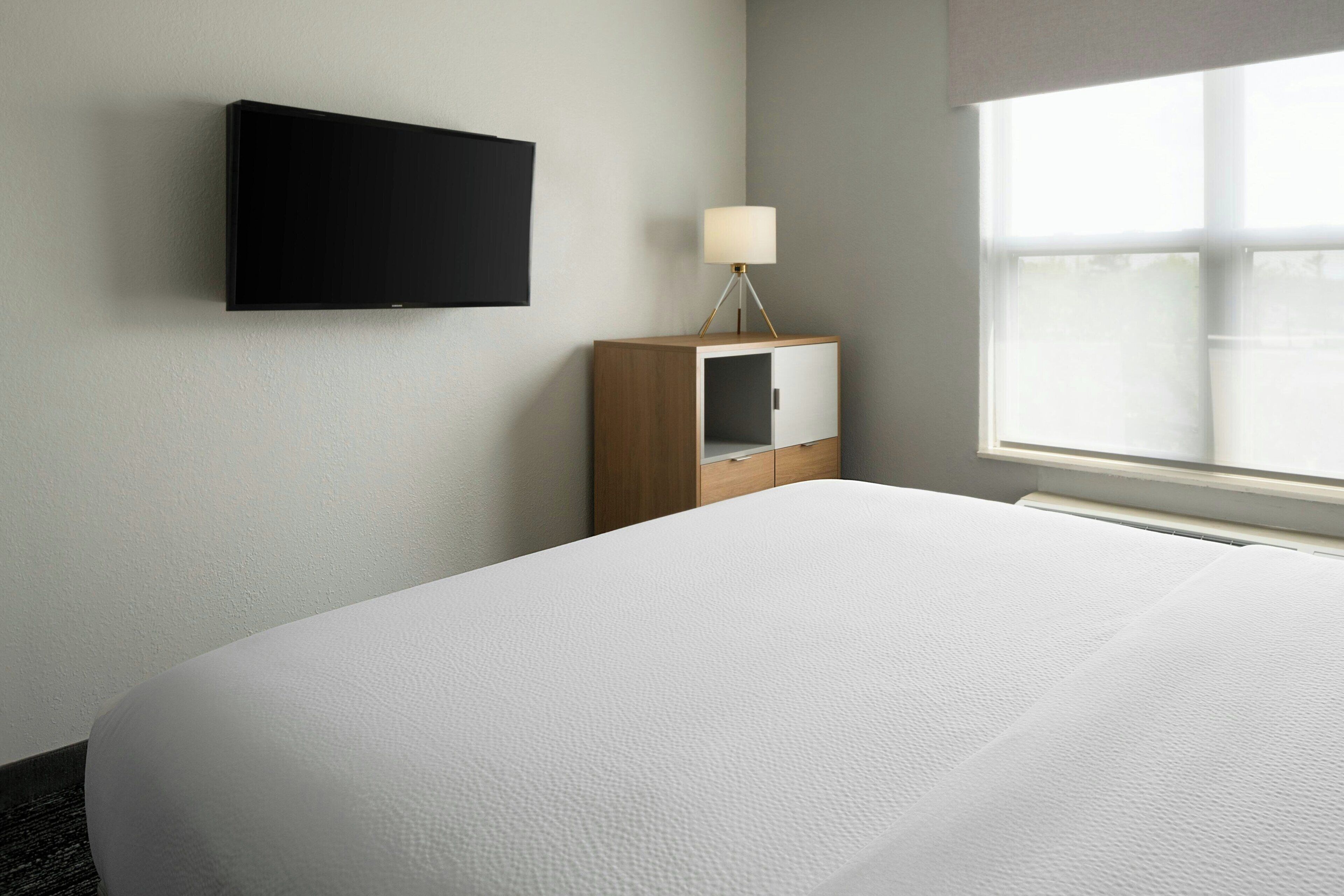 suite, 1 bedroom, non smoking | 1 bedroom, premium bedding, desk, laptop workspace