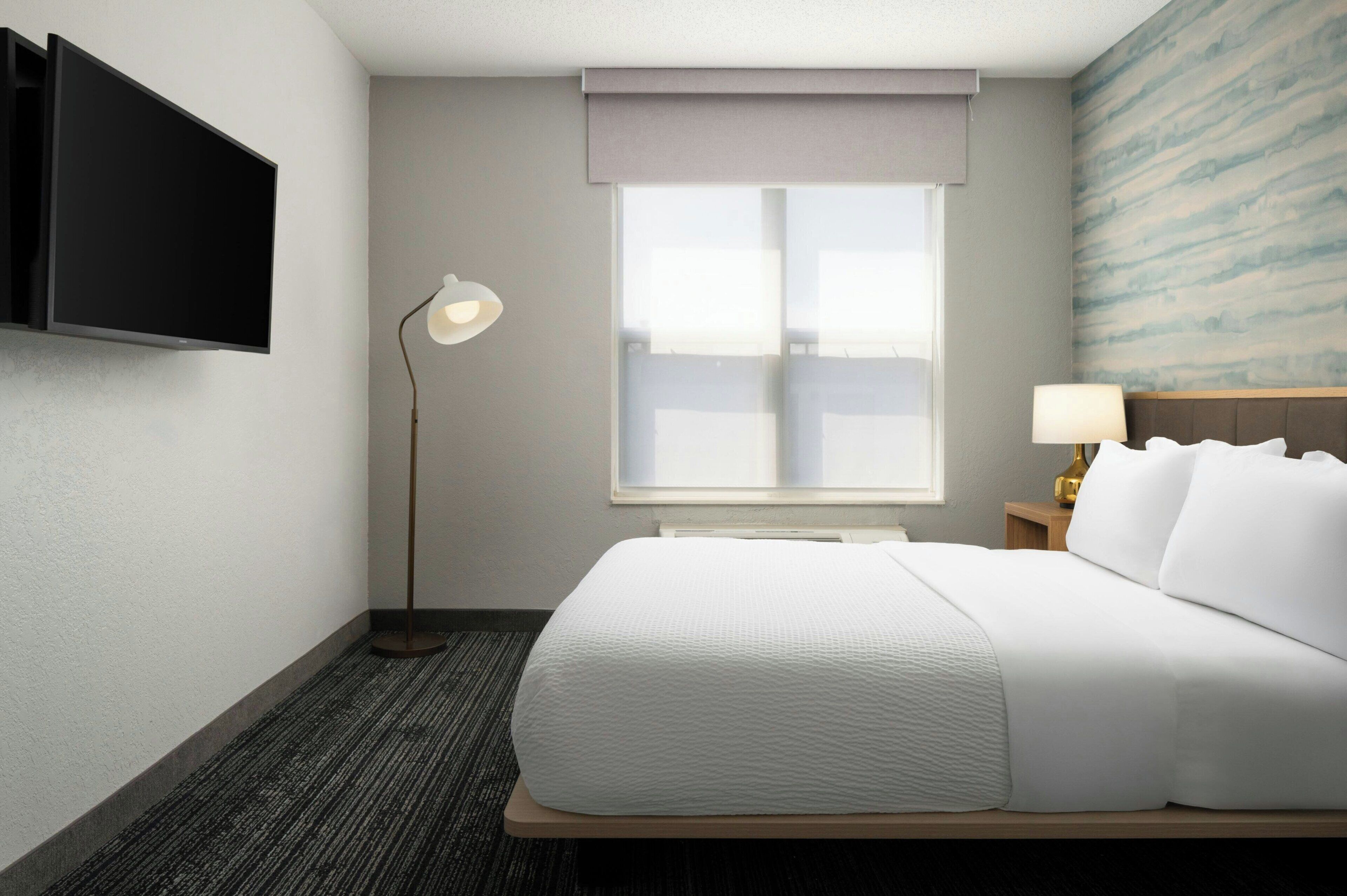 suite, 1 bedroom, non smoking | 1 bedroom, premium bedding, desk, laptop workspace