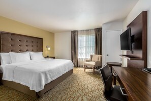 Blackout curtains, soundproofing, iron/ironing board, free WiFi