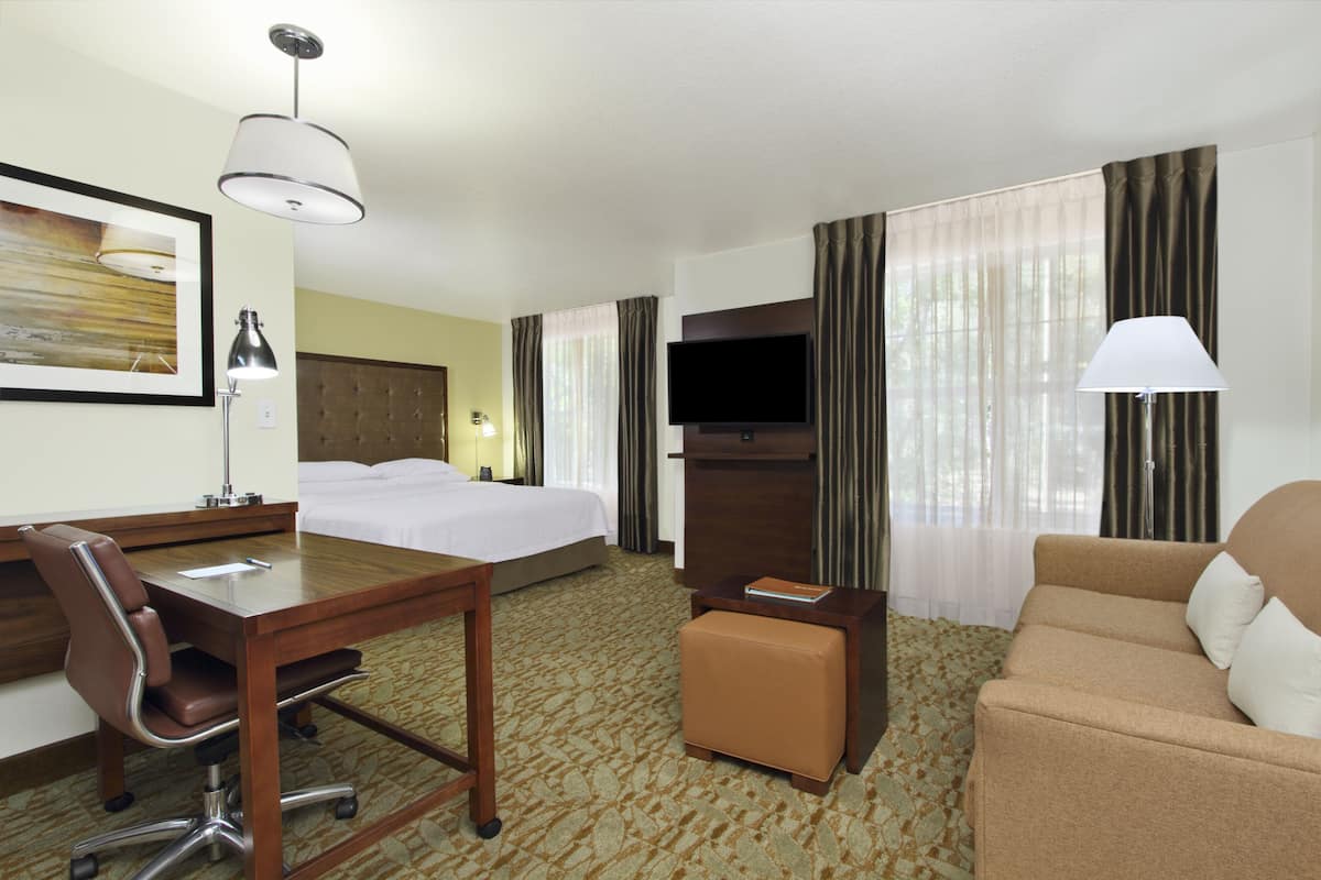 Blackout curtains, soundproofing, iron/ironing board, free WiFi