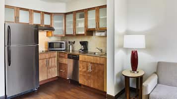Fridge, microwave, dishwasher, coffee/tea maker