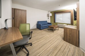 Suite, 1 King Bed, Accessible (Mobility, Accessible Tub)