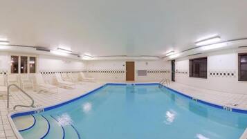 Hồ bơi trong nhà