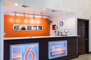Lobby - Motel 6 Moss Point, MS (Moss Point)