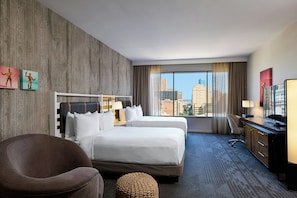 1 多间卧室、高档床上用品、加厚床垫、客房内保险箱