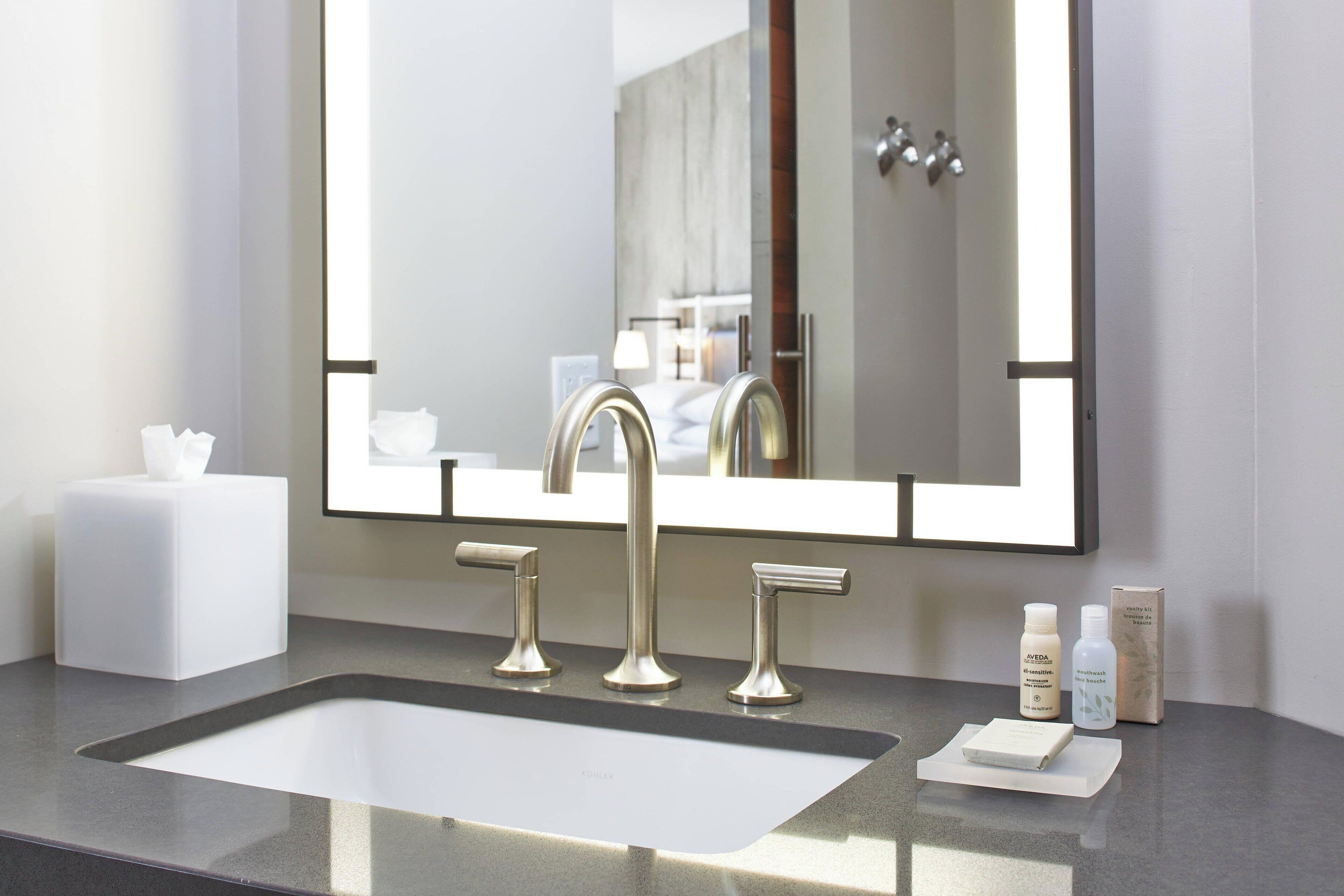 combined shower/bathtub, free toiletries, hair dryer, towels