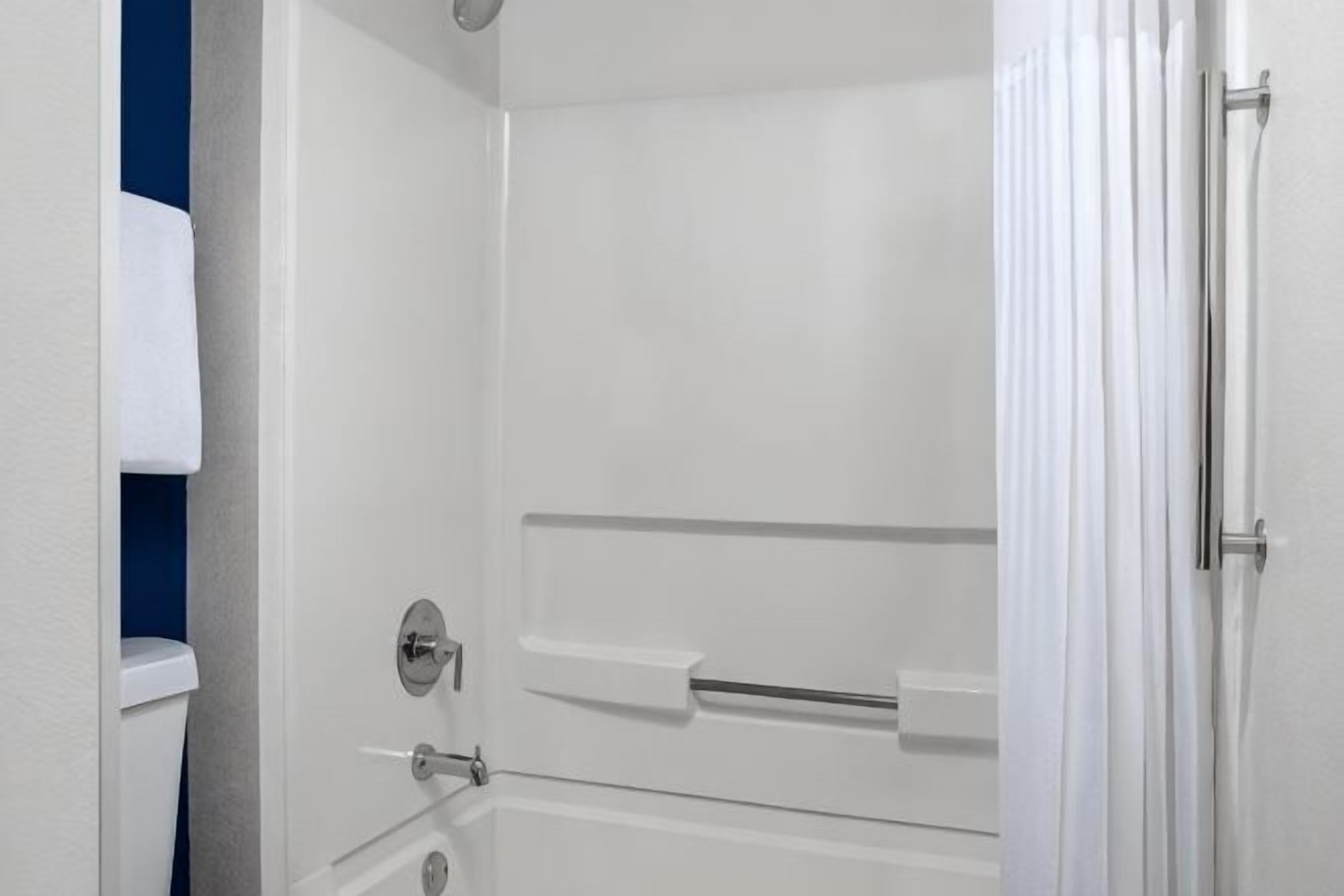 Baño | Amenidades de baño gratuitas, secadora de cabello, toallas, jabón 