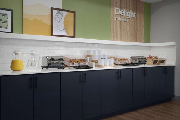 Petit déjeuner en libre-service compris tous les jours