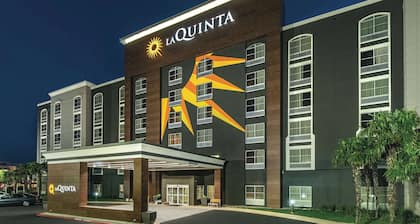 La Quinta Inn & Suites by Wyndham San Antonio Downtown