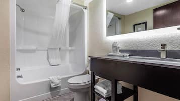 Standard Room, 1 King Bed, Non Smoking | Desk, iron/ironing board, WiFi (free), alarm clocks
