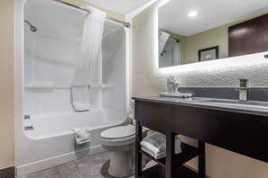 Standard Room, 1 King Bed, Non Smoking - Quality Inn & Suites Salisbury South (Salisbury)