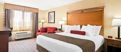 Standard Room, 1 King Bed, Non Smoking, Refrigerator & Microwave | Desk, soundproofing, free WiFi, bed sheets