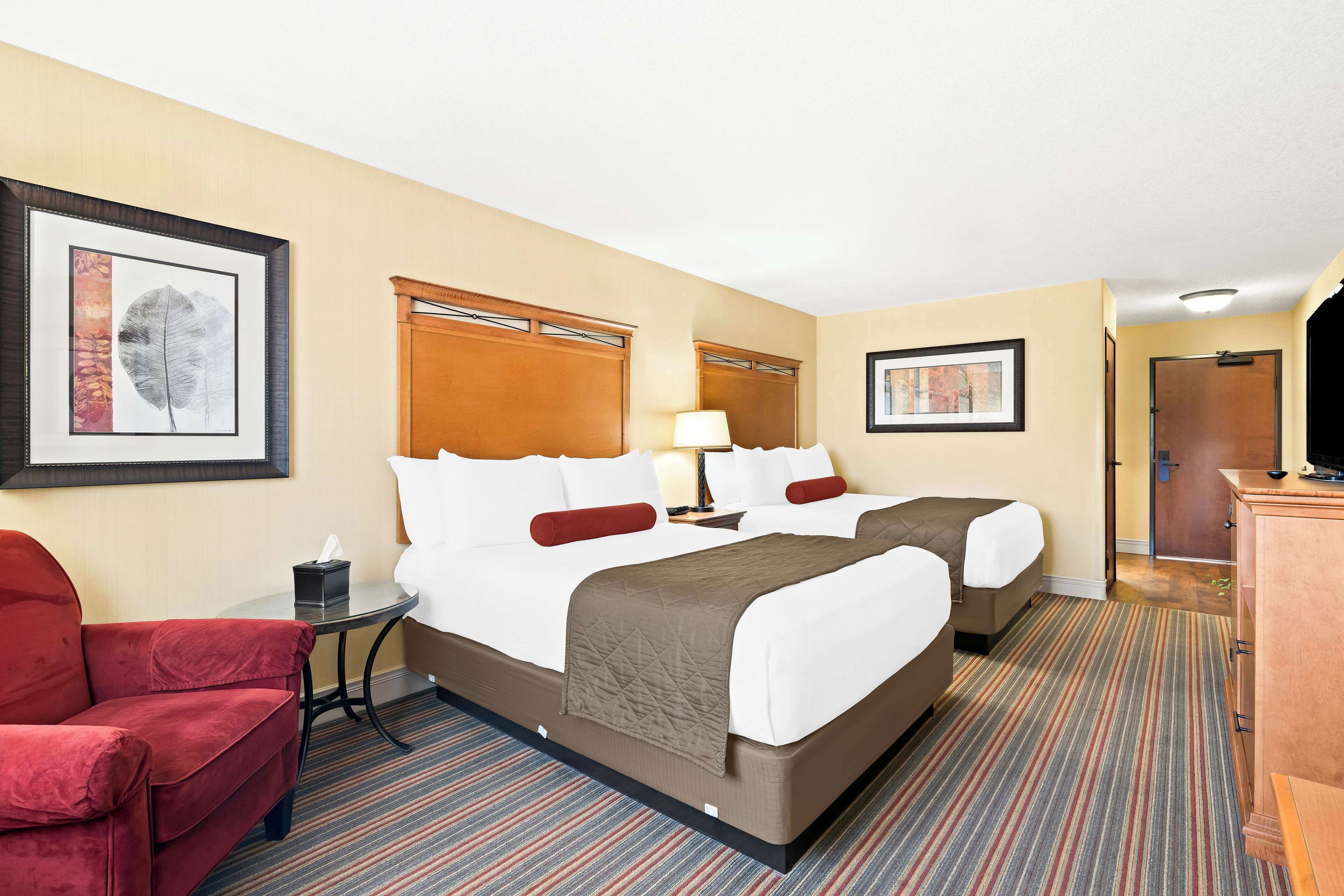 standard room, 2 queen beds, non smoking, refrigerator & microwave | desk, soundproofing, free wifi, bed sheets