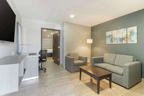 Pillow-top beds, in-room safe, desk, laptop workspace - Best Western Plus Edinburg Inn & Suites (Edinburg)