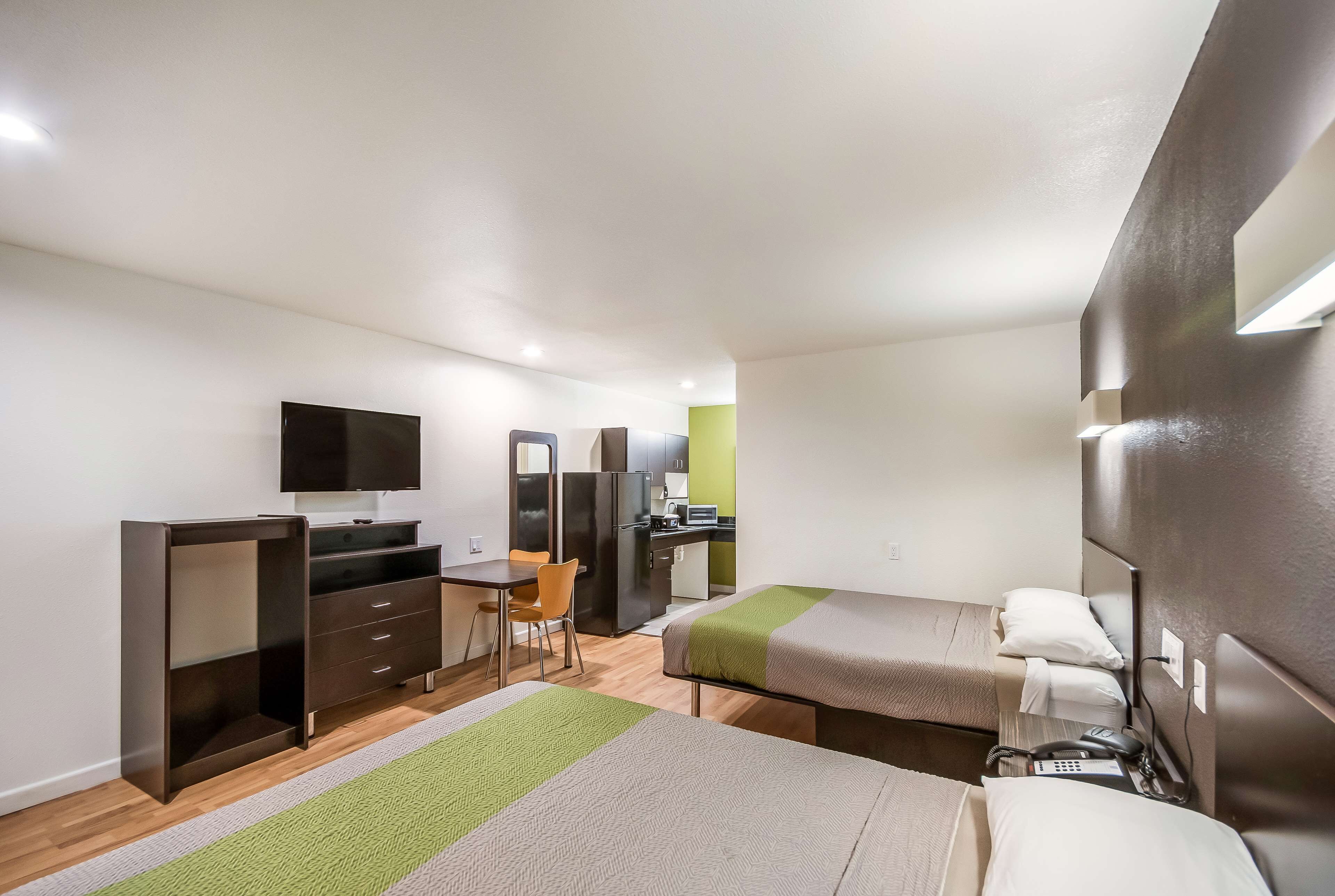 Wifi gratis y ropa de cama