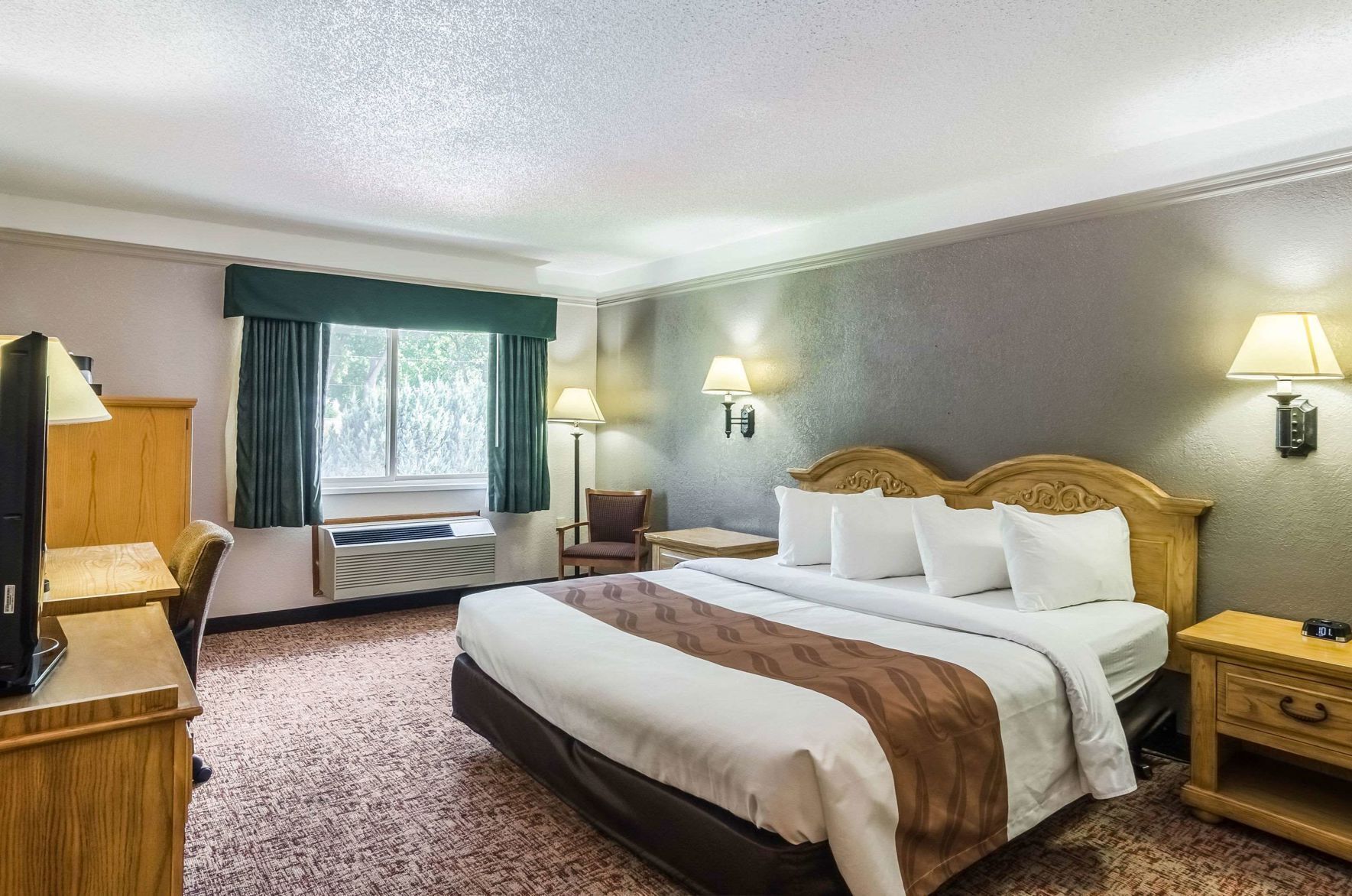 特色装修、特色家居、办公桌、遮光窗帘