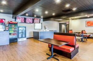 Se sirven desayunos, almuerzos y cenas