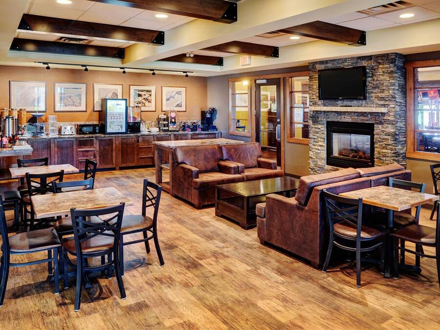 Déjeuner et dîner servis sur place