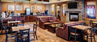 Lakeview Inns & Suites Fort Saskatchewan
