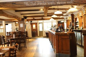 Bar (in der Unterkunft)
