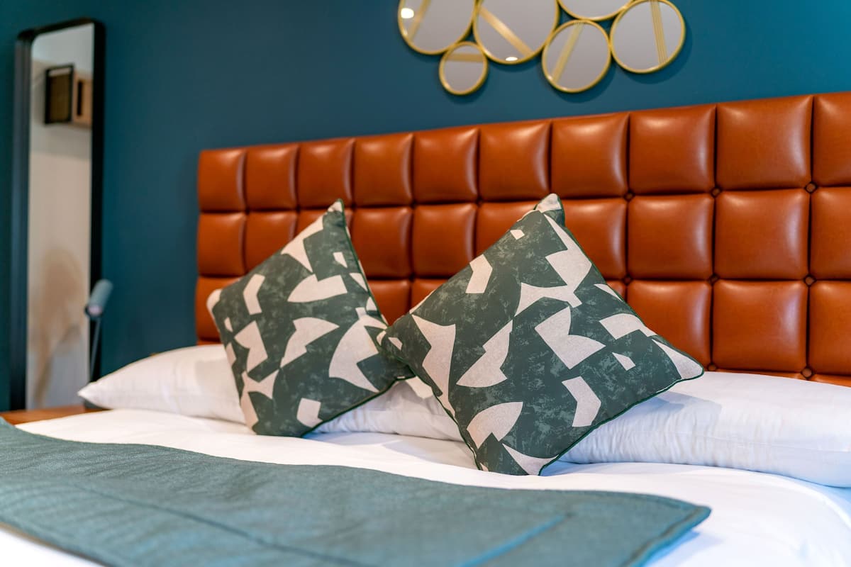Free WiFi, bed sheets