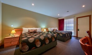 Westland Deluxe Room | Minibar, desk, iron/ironing board, free cots/infant beds