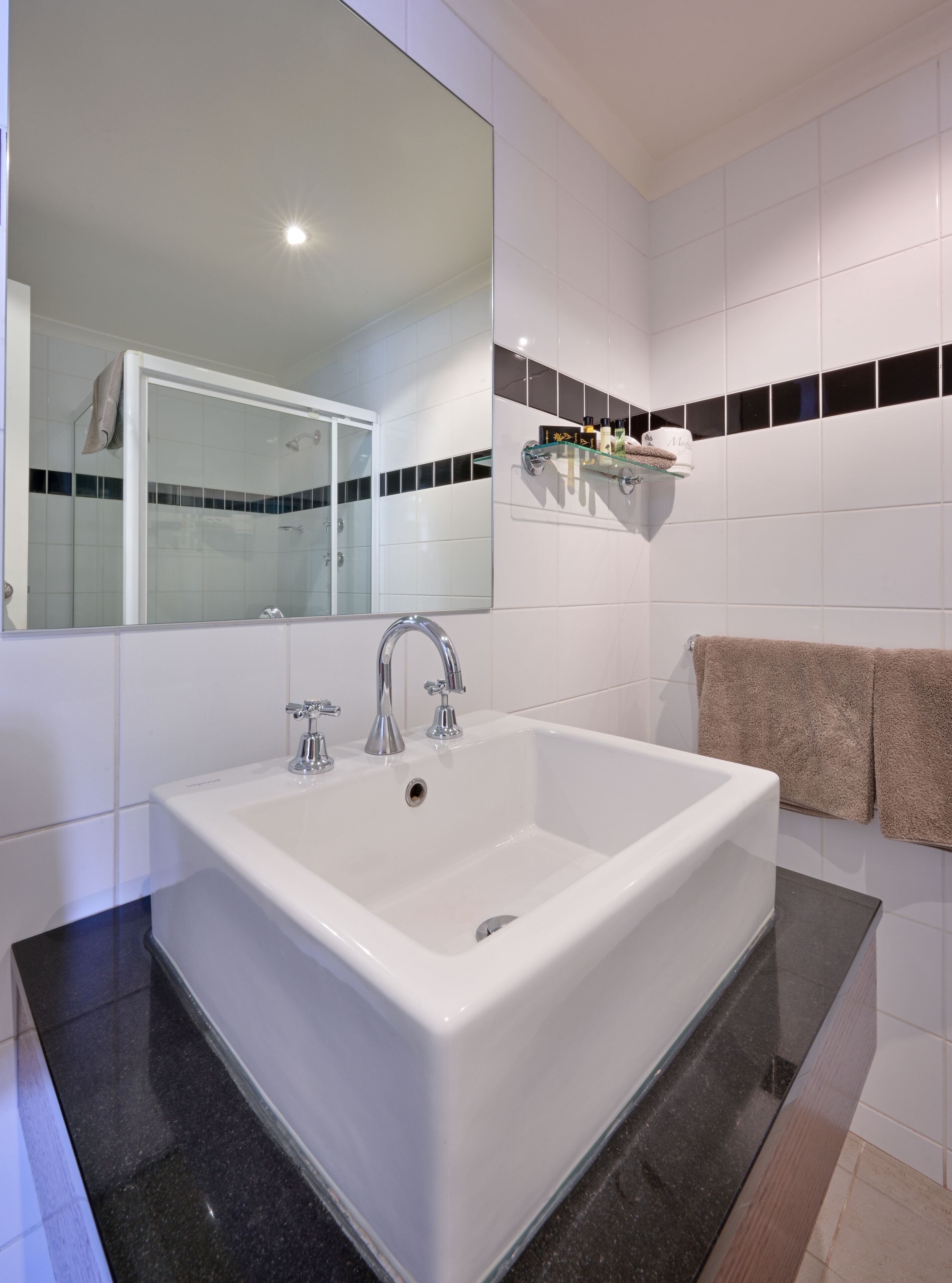 superior twin room | minibar, desk, iron/ironing board, free cots/infant beds