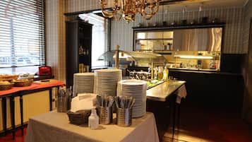 Daily buffet breakfast for a fee