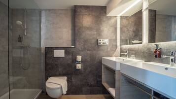 Comfort-Doppelzimmer | Badezimmer