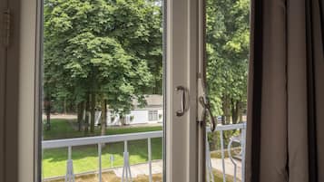Familjesvit | Värdeförvaringsskåp på rummet, skrivbord, gratis wi-fi och sängkläder