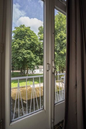 Family Suite | 1 bedroom, in-room safe, desk, free WiFi