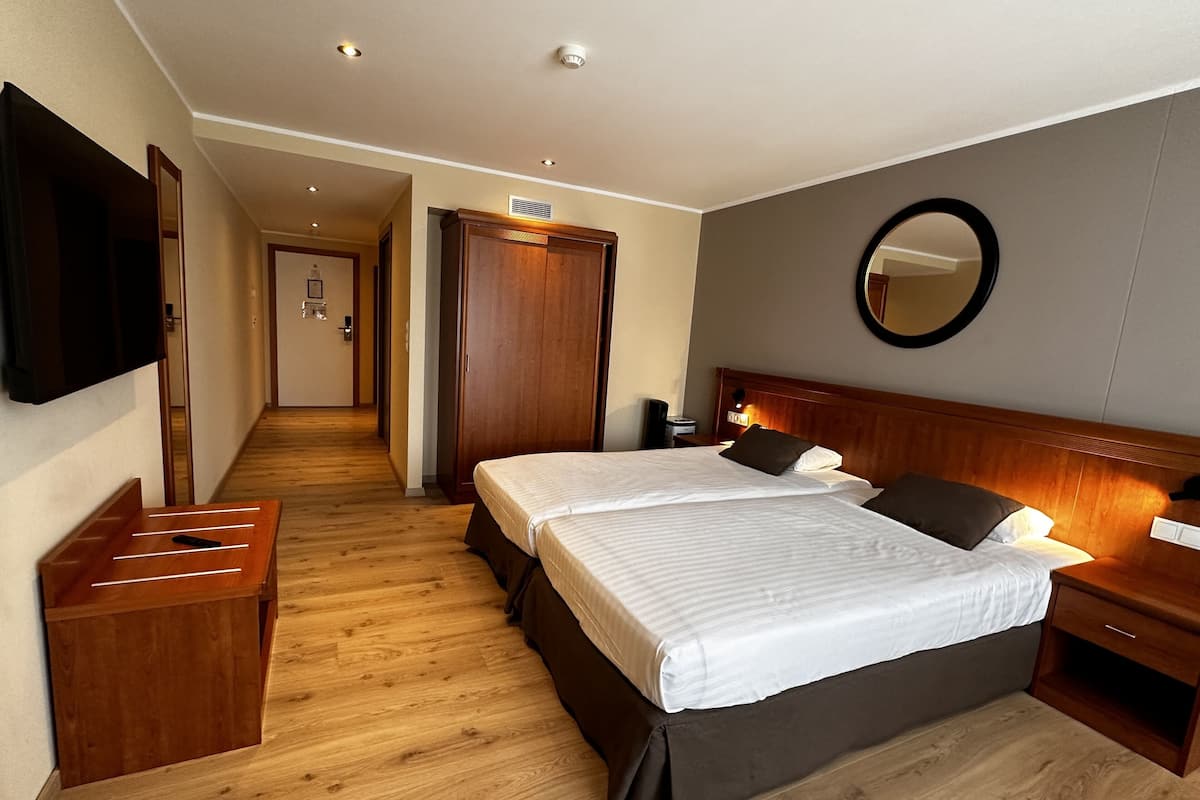 Premium bedding, minibar, in-room safe, desk
