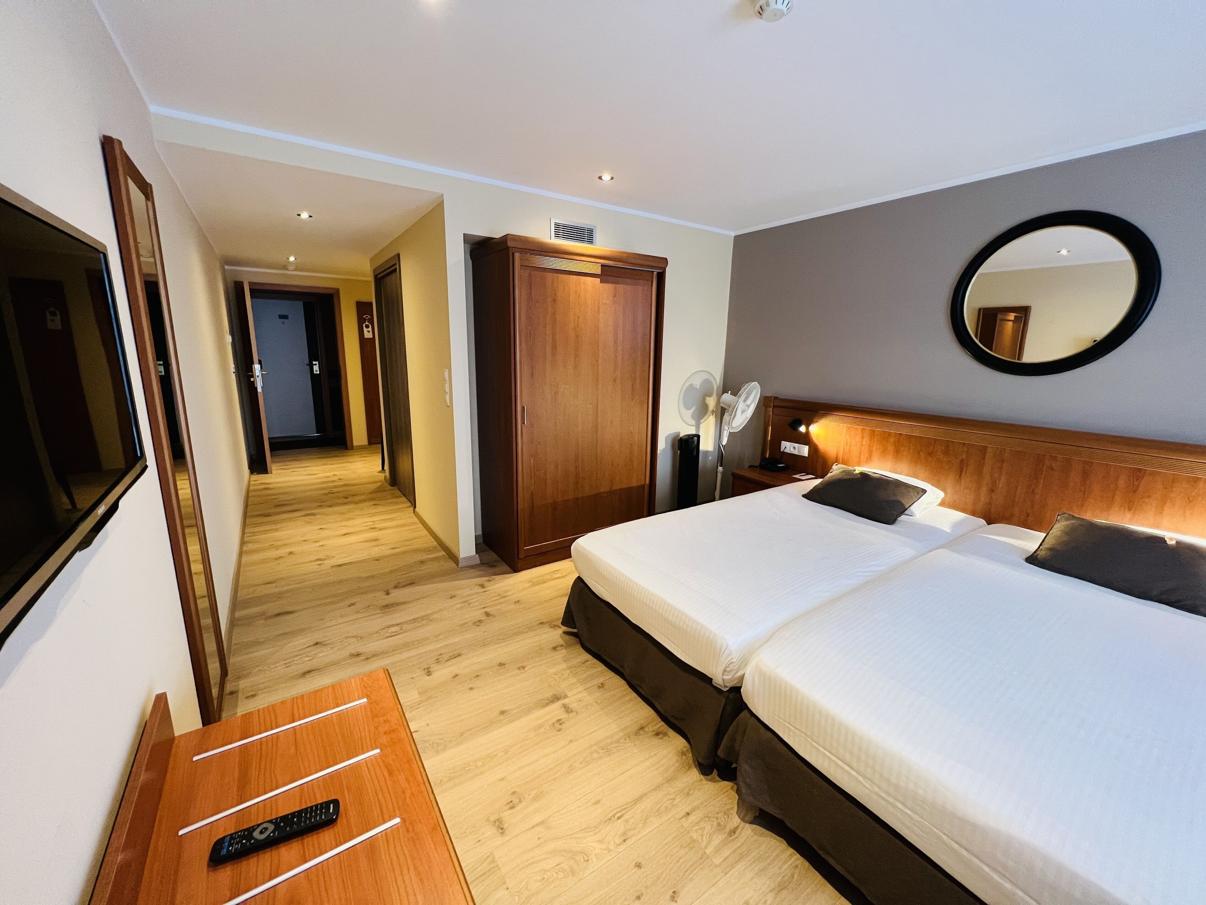 Ropa de cama de alta calidad y minibar 
